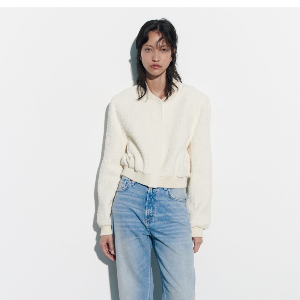 Cropped bomber